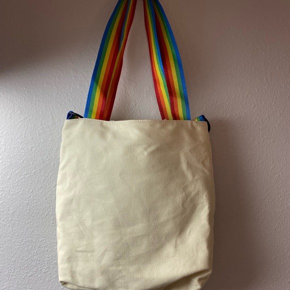 Rainbow stripe heart print tote - Picture 5 of 9